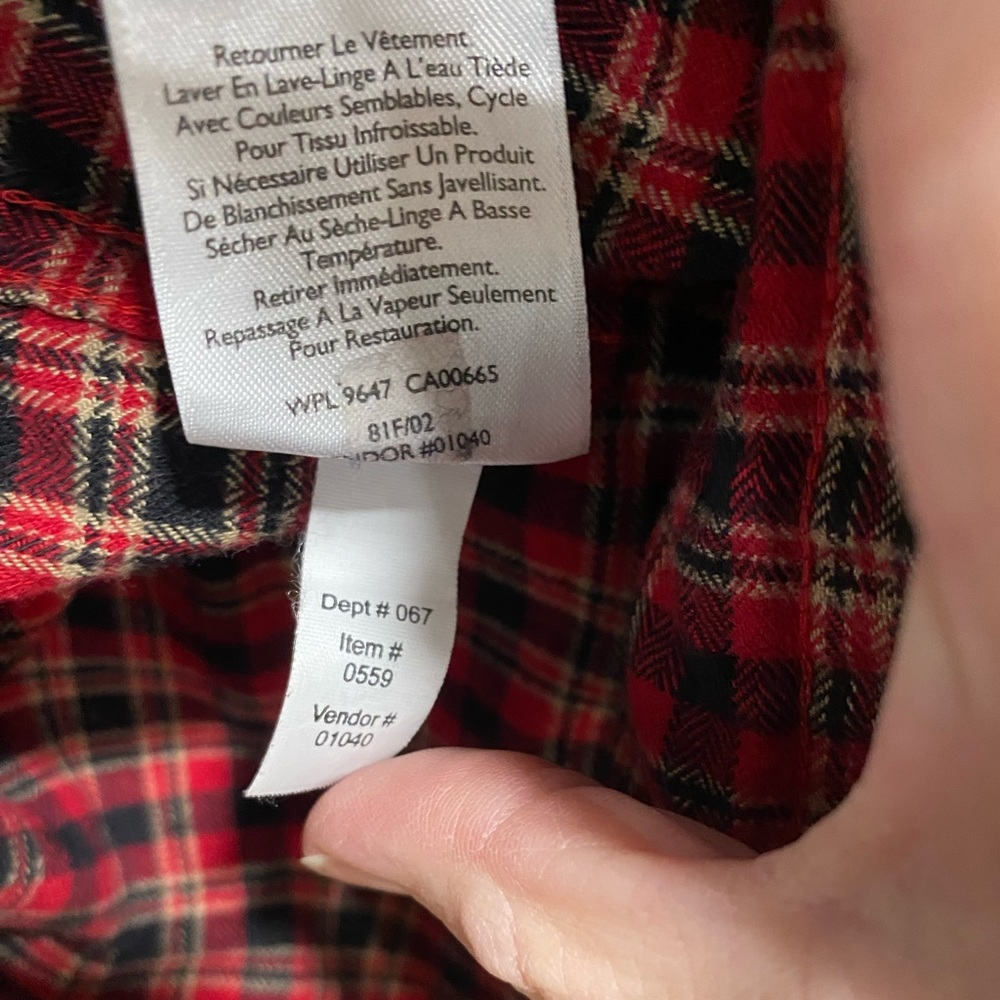 Eddie Bauer Relaxed Fit Flannel, Red size Medium - Picture 6 of 6